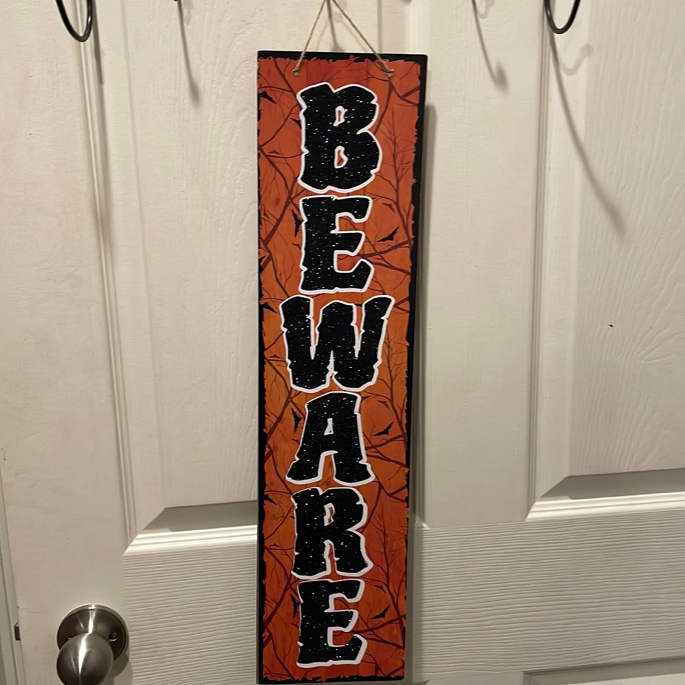 Hanging Halloween sign